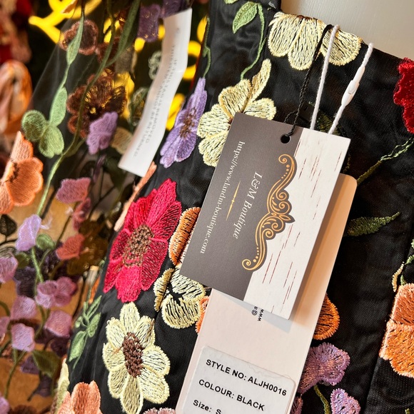 The Viral Taylor Swift 3D Flower Mini Dress - Picture 3 of 8